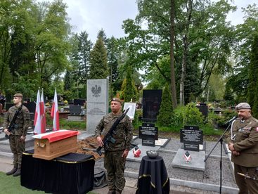Uroczystości pogrzebowe ekshumowanego przez Instytut Pamięci Narodowej Kazimierza Szczepańskiego „Wichra” z Raczyna